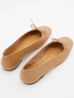 Ballerina 'Delfina' Braun