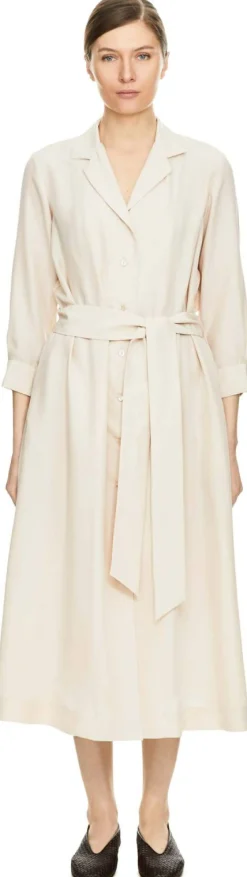 Blusenkleid aus Seide Beige