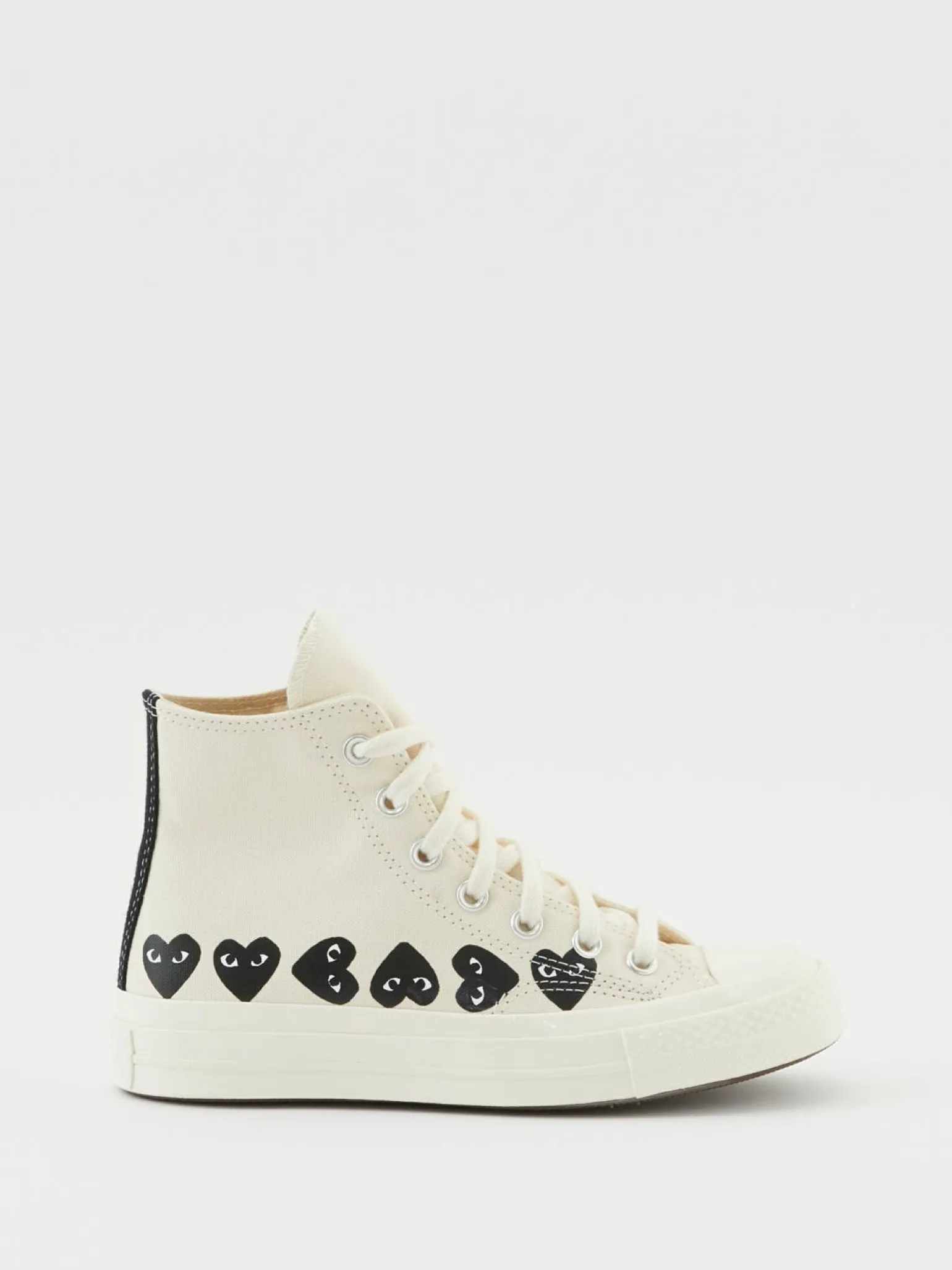 High Top Chucks 'Play Converse Heart' Crème