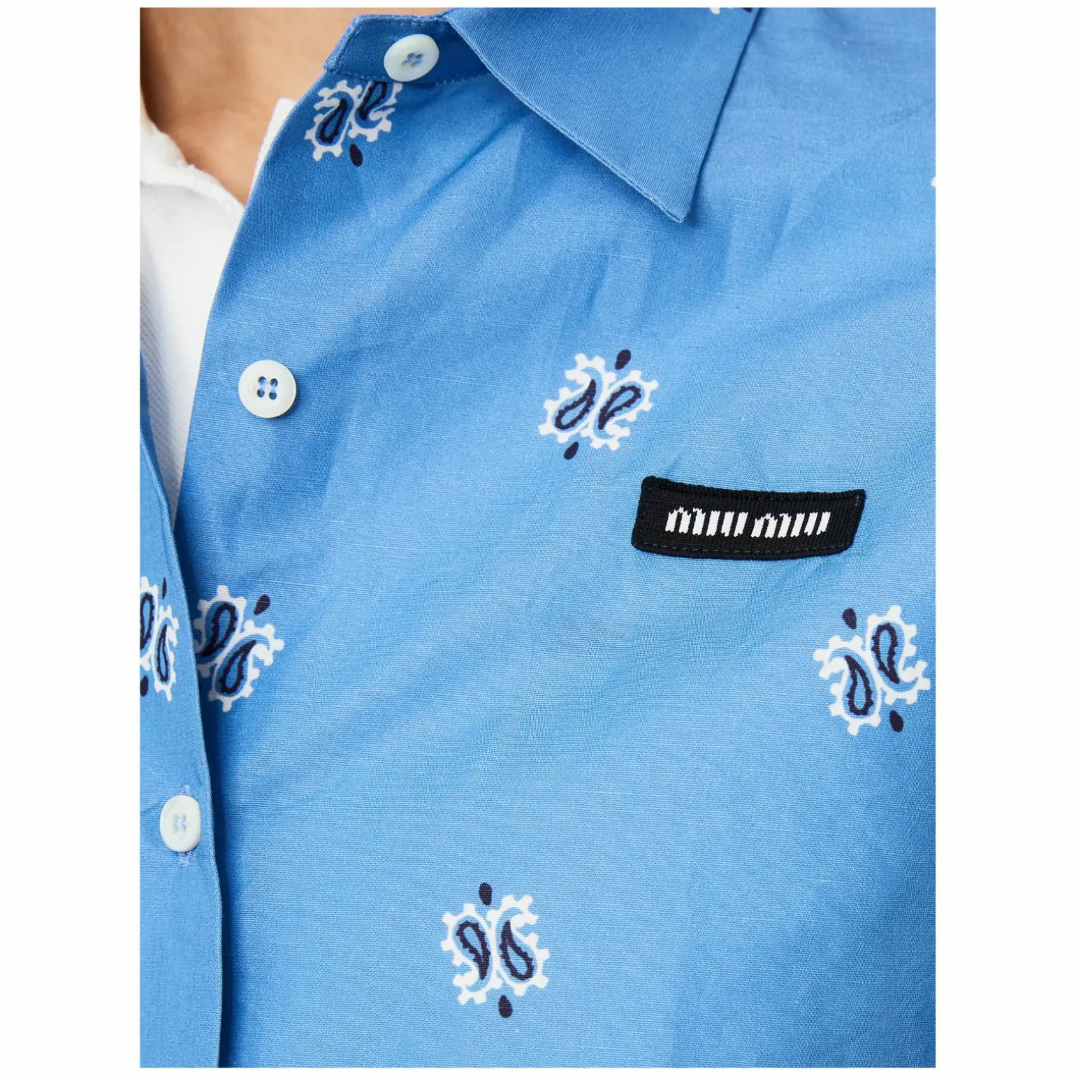Kurzarm Bluse mit Bandana-Print Blau