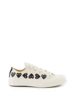 Low Top Chucks 'Play Converse Heart' Crème