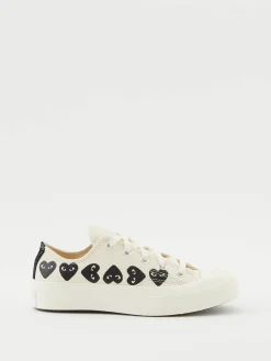 Low Top Chucks 'Play Converse Heart' Crème