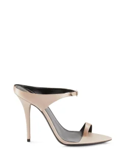 Mules 'Dive' Genuine Nude