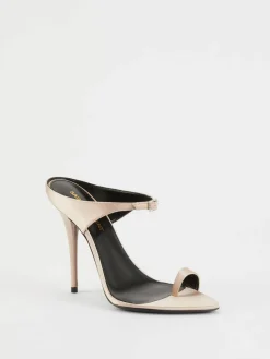 Mules 'Dive' Genuine Nude