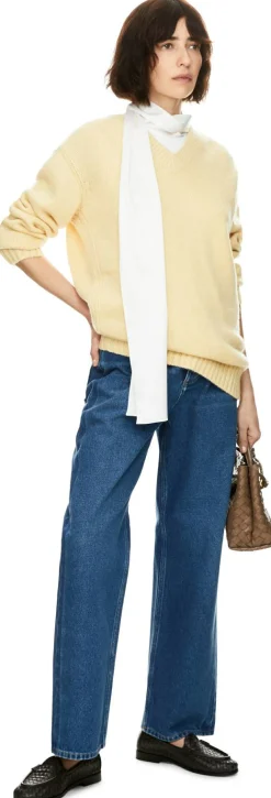 Oversize Cashmere-Pullover mit V-Ausschnitt Butter
