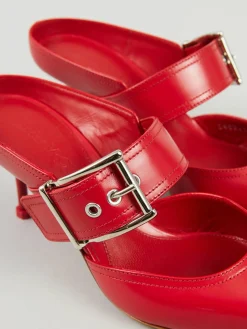 Pantoletten mit Schließe Rot