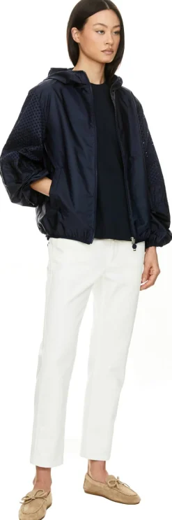 Regenjacke 'Zelkova' mit Kapuze und San Gallo-Besatz Marineblau