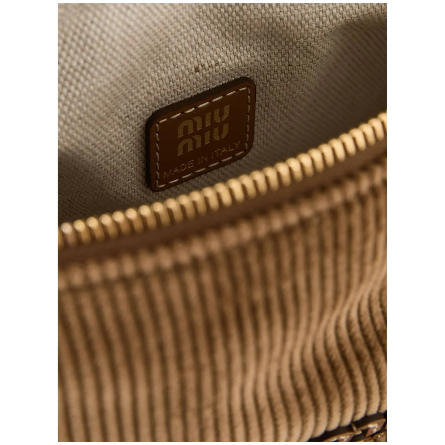 Schultertasche aus Cord Cognac
