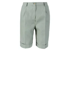 Shorts in Grün
