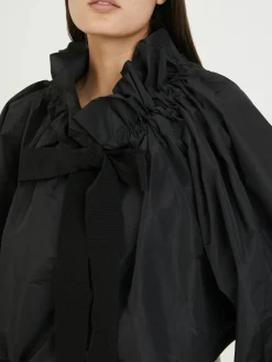 Voluminöse Bluse mit Schleife Schwarz