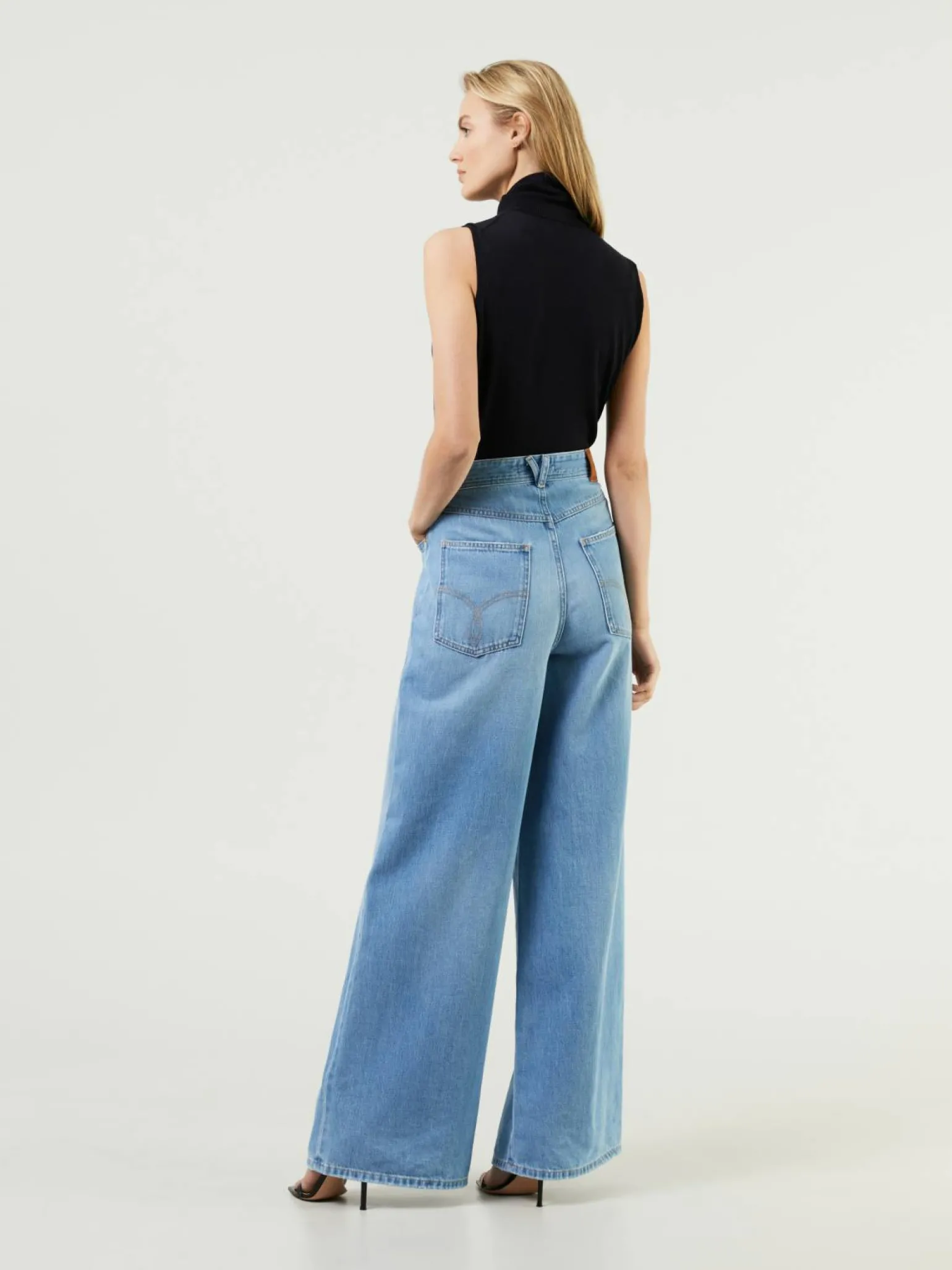 Wide-Leg Jeans Blau