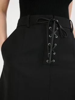 Wollrock mit Overlockstich Schwarz